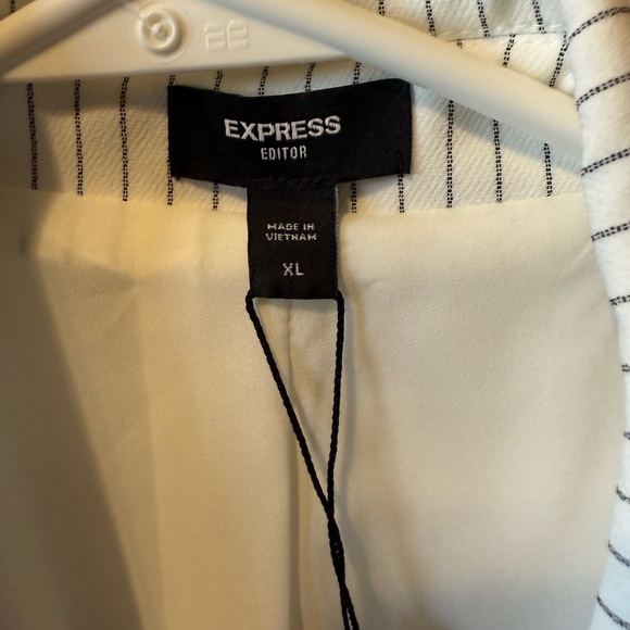 NWT Women’s Express blazer size XL - Picture 3 of 4